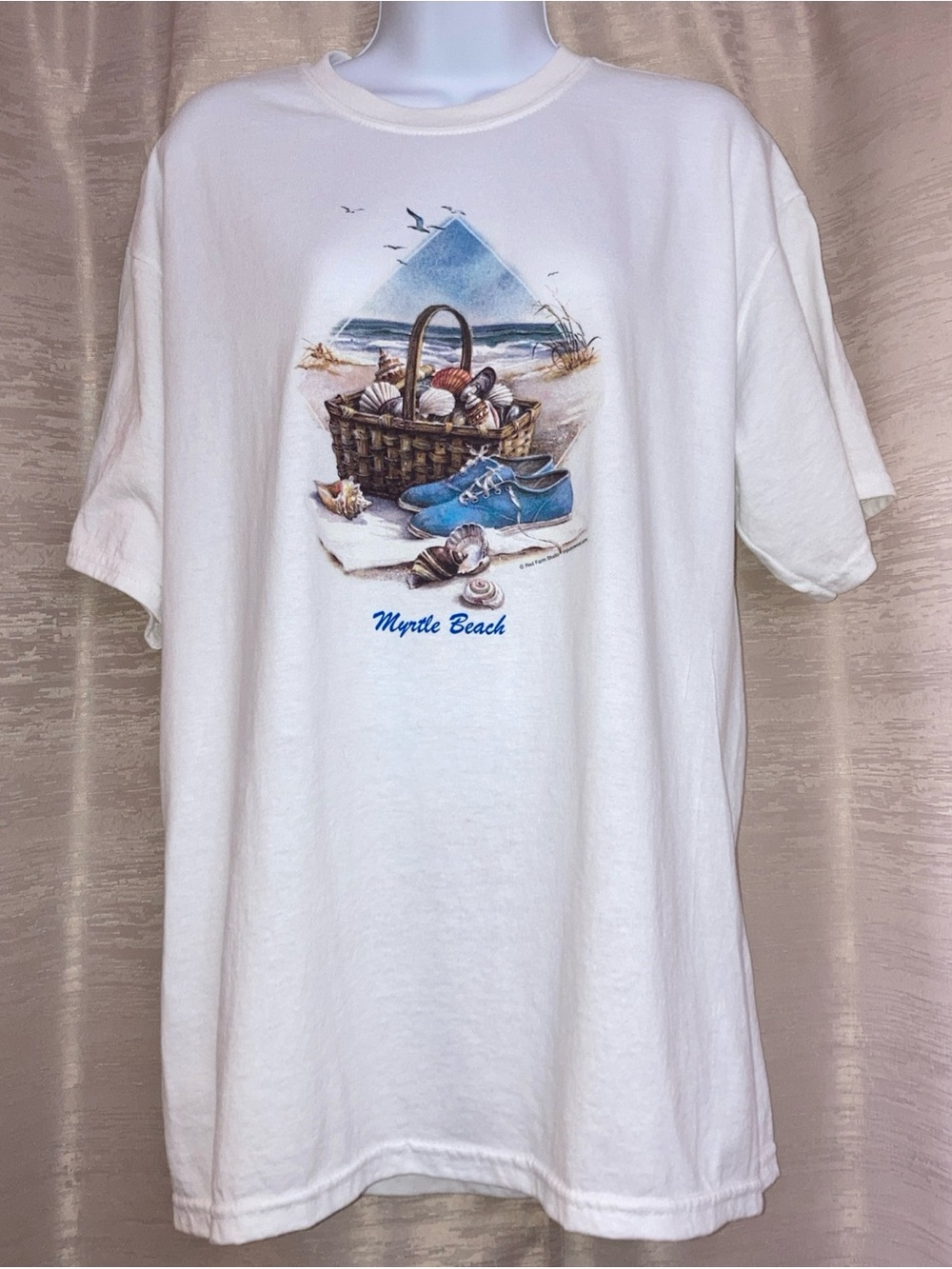 Gildan White T-Shirt with Myrtle Beach Print on the front size Large